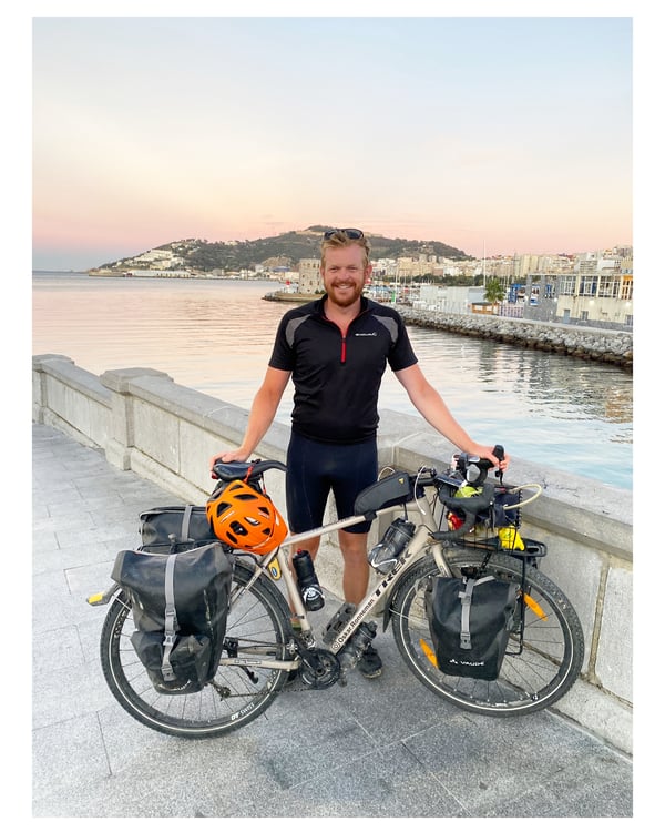 Oskar cyklade från Malmö till Afrika mitt under pandemin