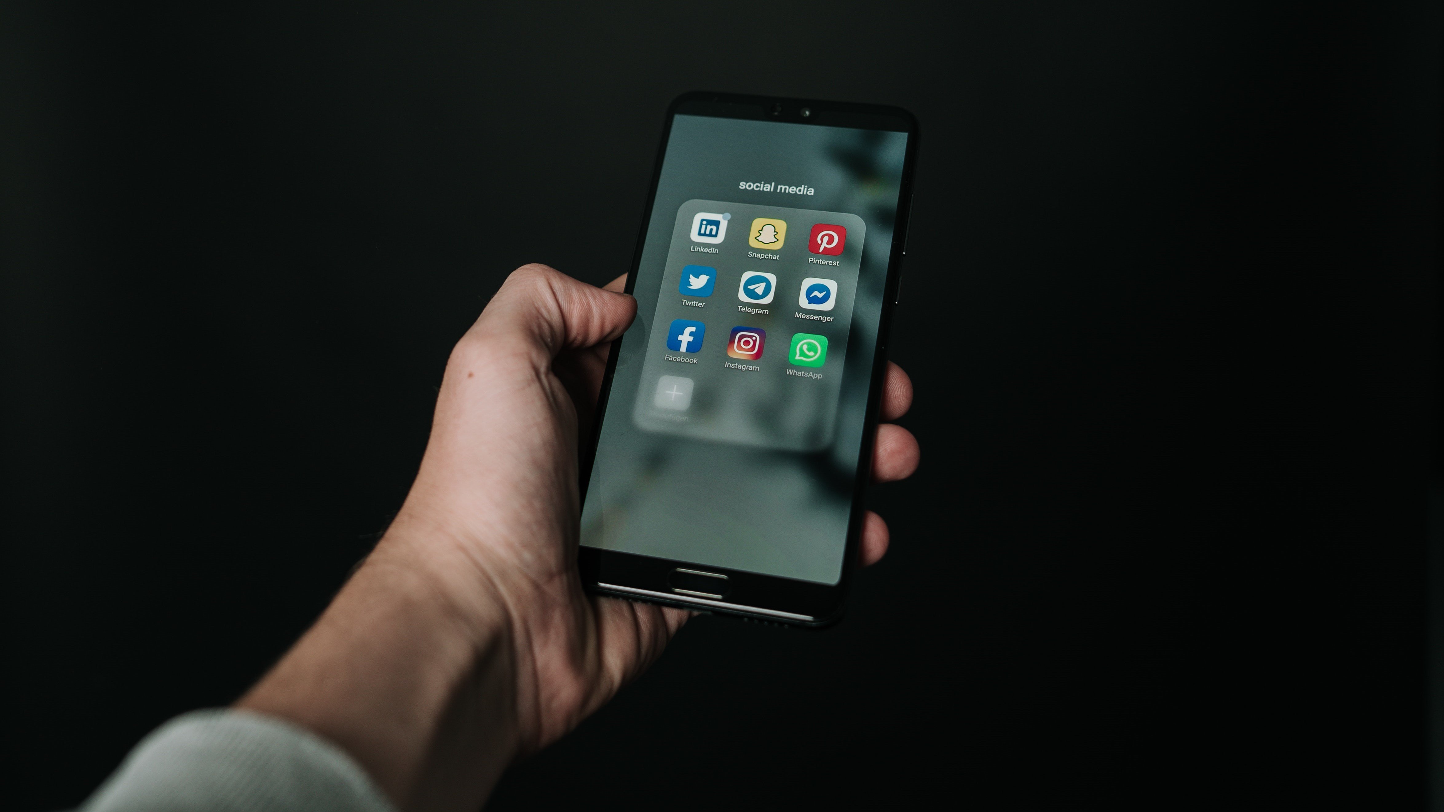 pexels-magnus-mueller-2818118-1